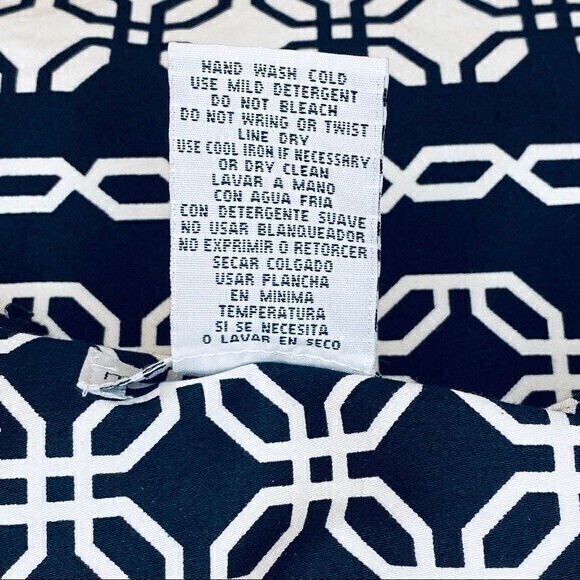 Madison Leigh Women’s Dress, Size 10,‎ Black and White Pattern w/tiny stain* - Picture 4 of 7